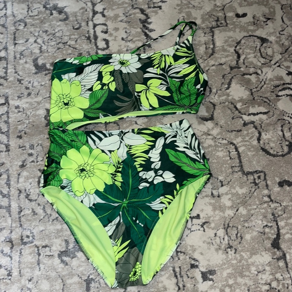 Aerie once piece full coverage swim size M brand new